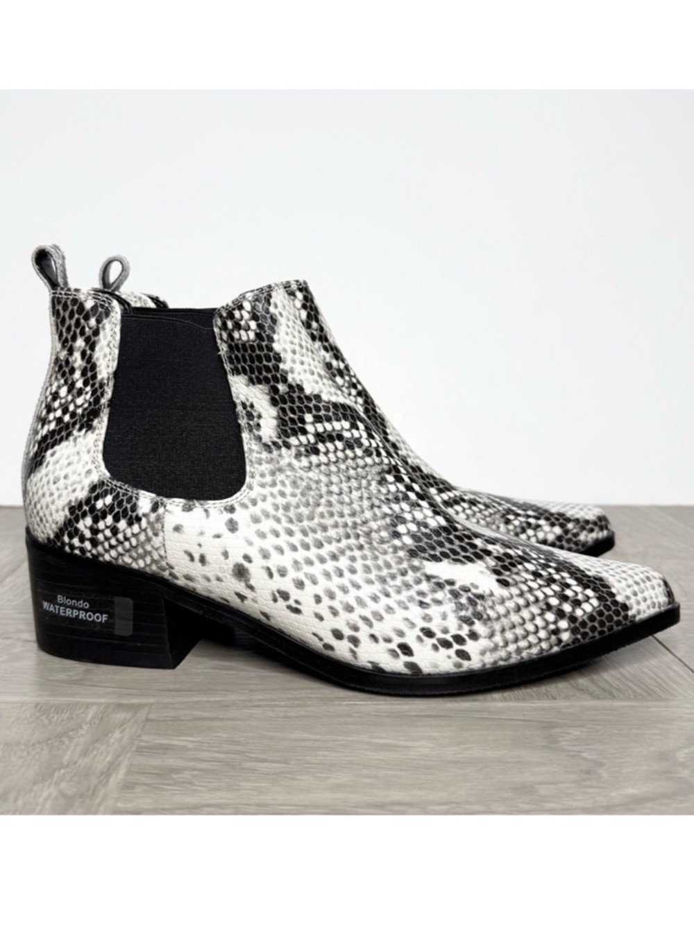 New Blondo Emelia Black White Snakeskin Chelsea Pointy Toe Bootie 7M